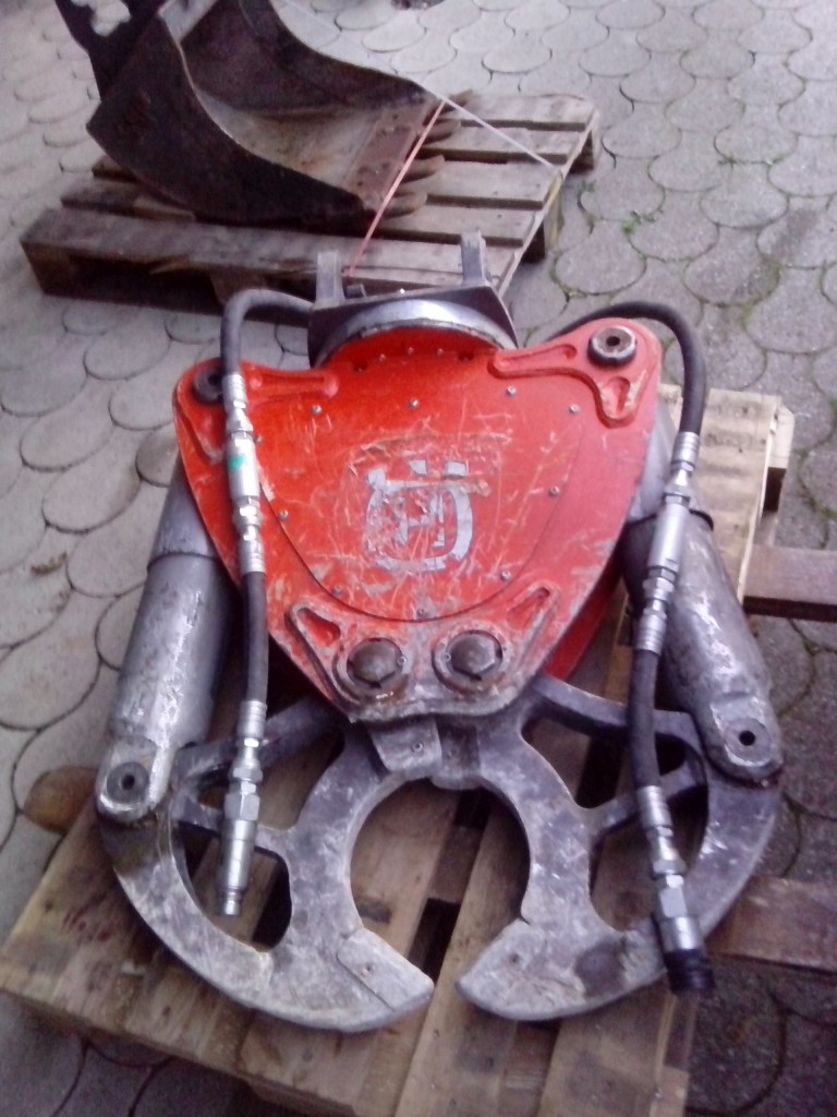 Betonschere zerdrückt Stahlbeton bis 45 cm